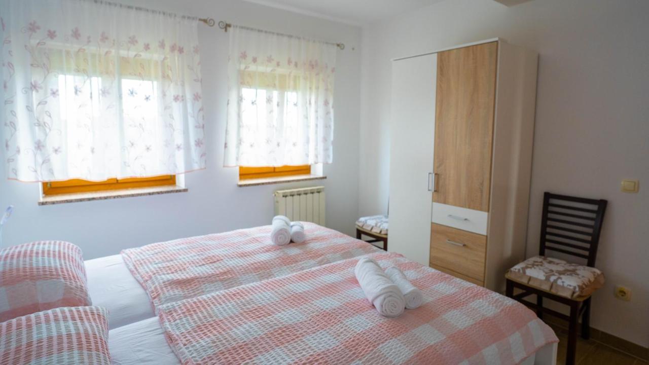 Apartma Tri Oljke Dobrovo Luaran gambar